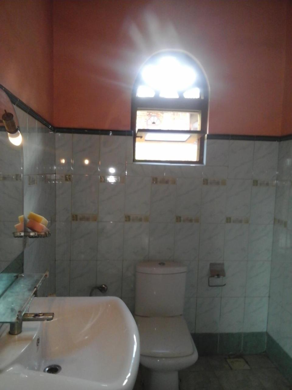 Apartamento Colombo 20 Minutes By Train Wattala Exterior foto